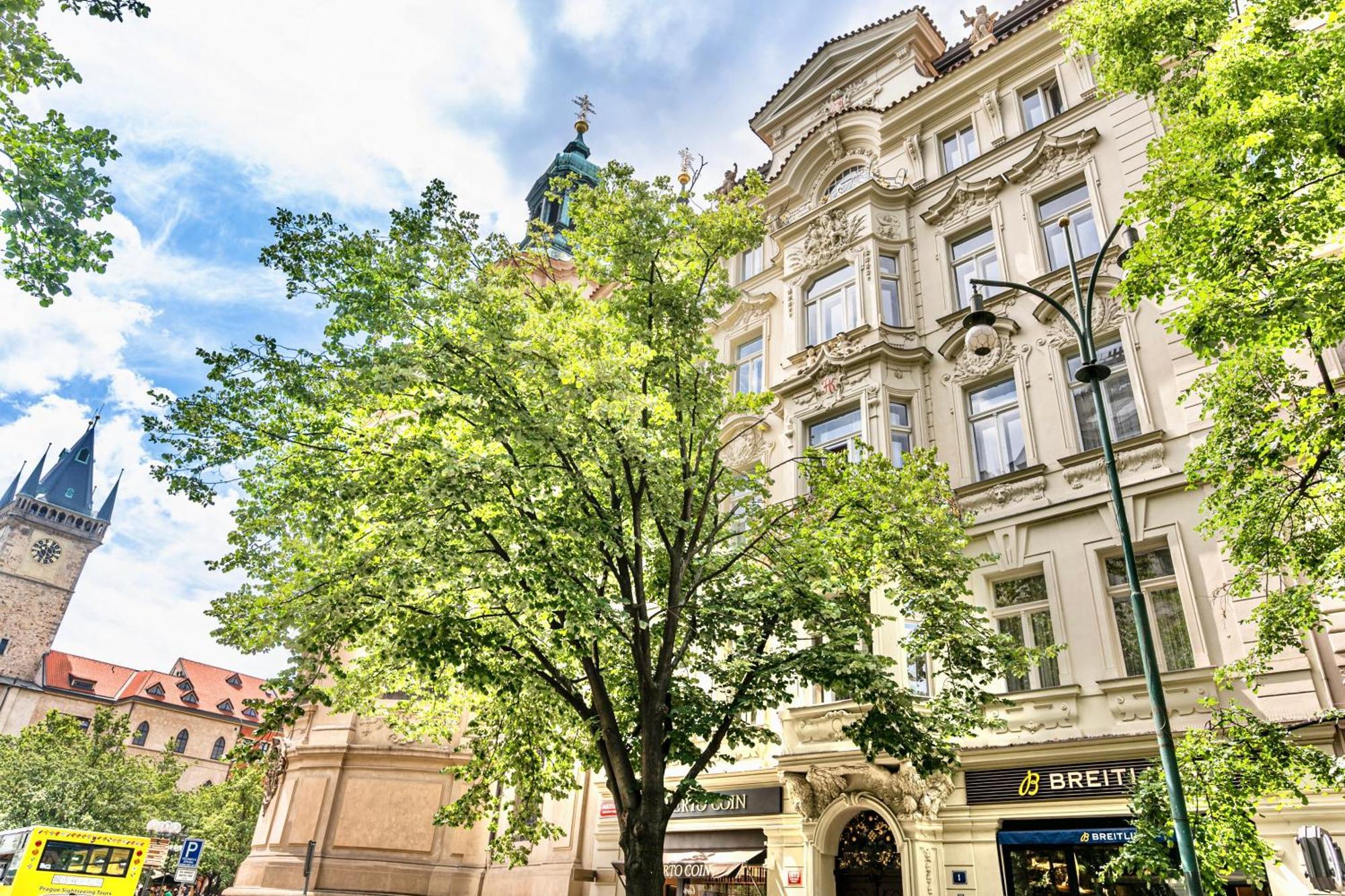 Daire The Old Town Square & Parizska *